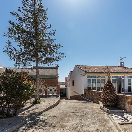 Waou Deluxe Cottage Titulcia Exterior photo