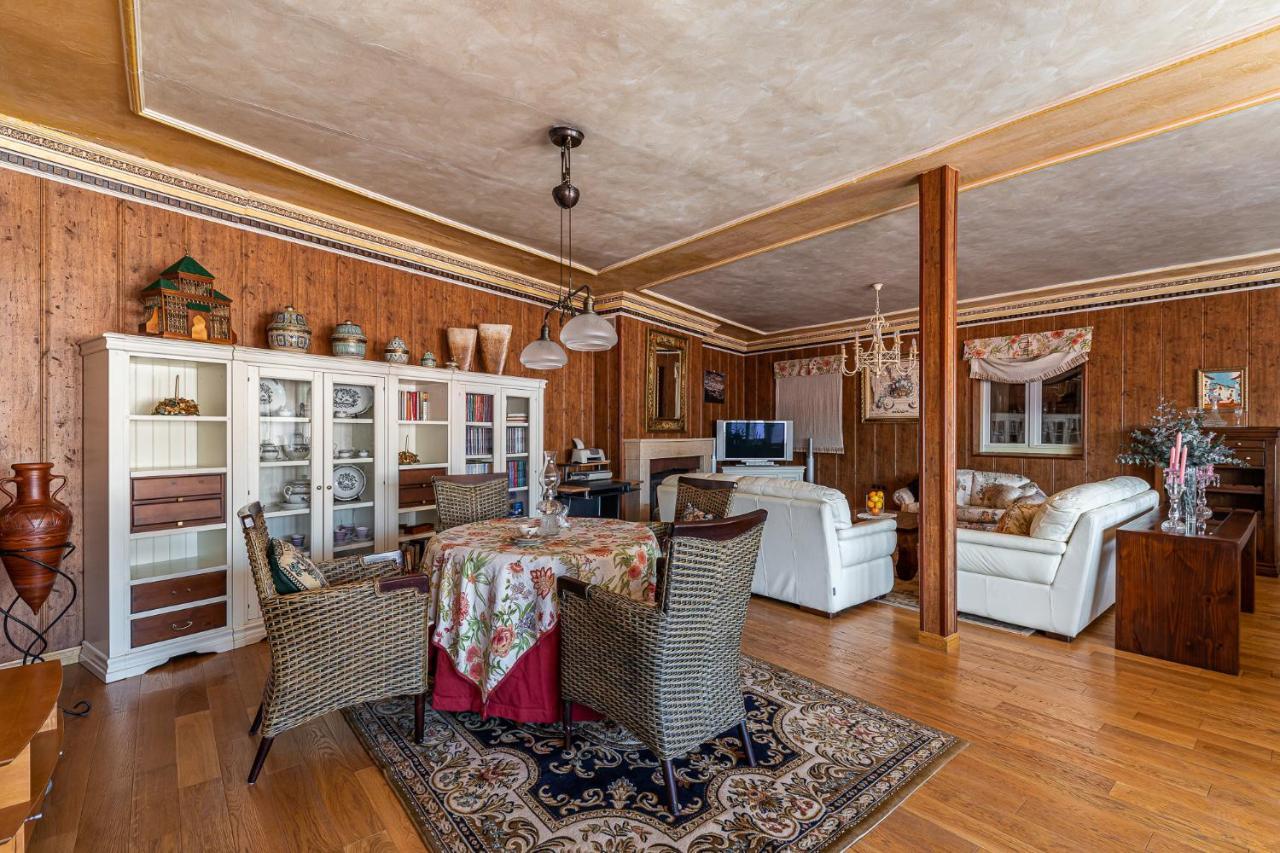 Waou Deluxe Cottage Titulcia Exterior photo