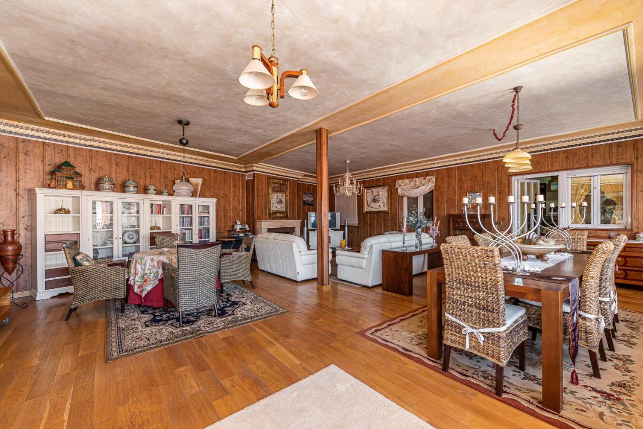 Waou Deluxe Cottage Titulcia Exterior photo