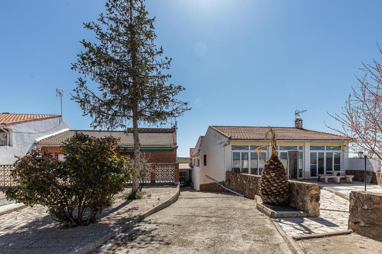 Waou Deluxe Cottage Titulcia Exterior photo