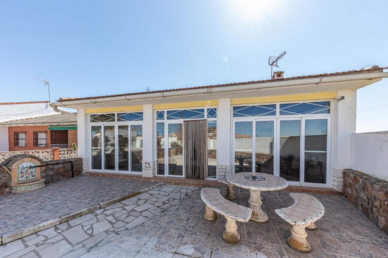 Waou Deluxe Cottage Titulcia Exterior photo